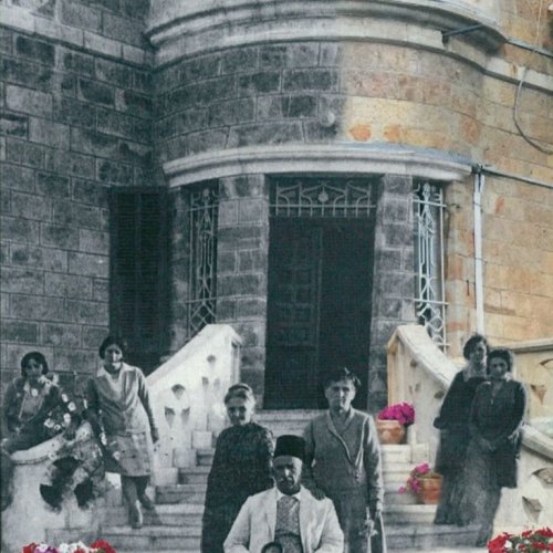 Postcard of Jerusalem family from Khazaaen digital archives