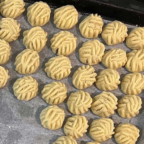 Ma‘moul pastries are round semolina cookies with a date filling
