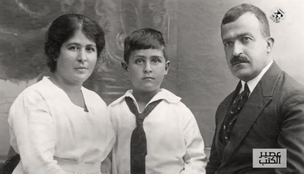 Khalil and Sultana Abo Sakakini with their son, Sari, c. 1920