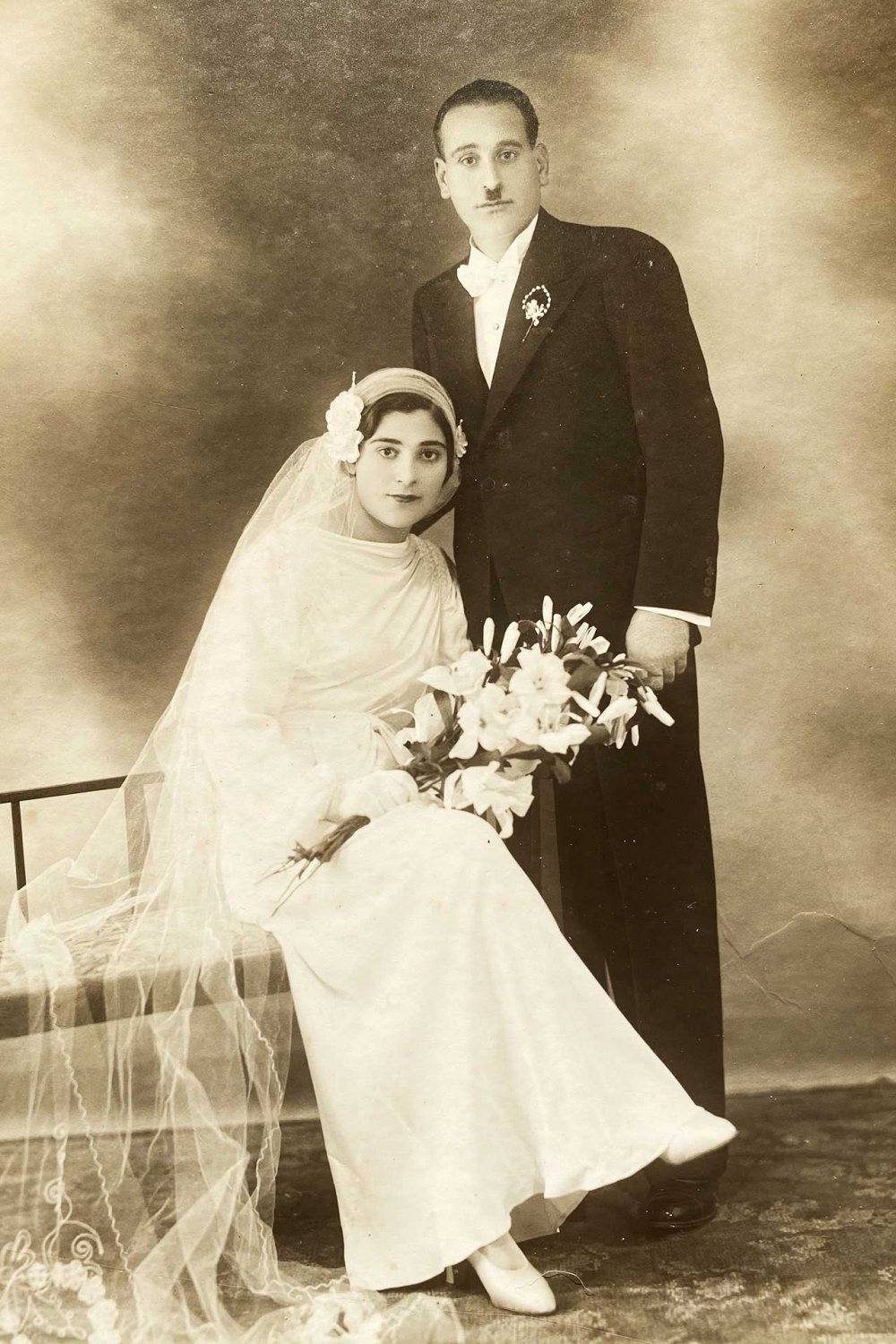 Jerusalem residents Nada Adranly and Shafiq Bazouzi get married in 1935.