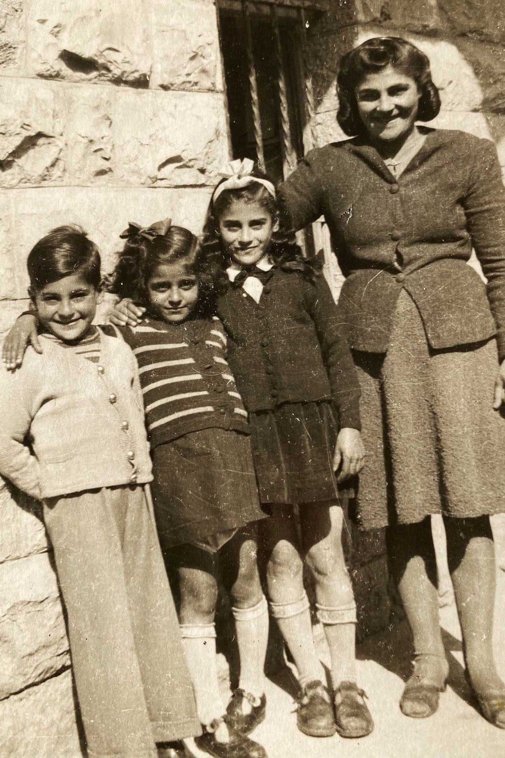 Jerusalem resident Nada Adranly and her children, in Qatamon neighborhood, 1944