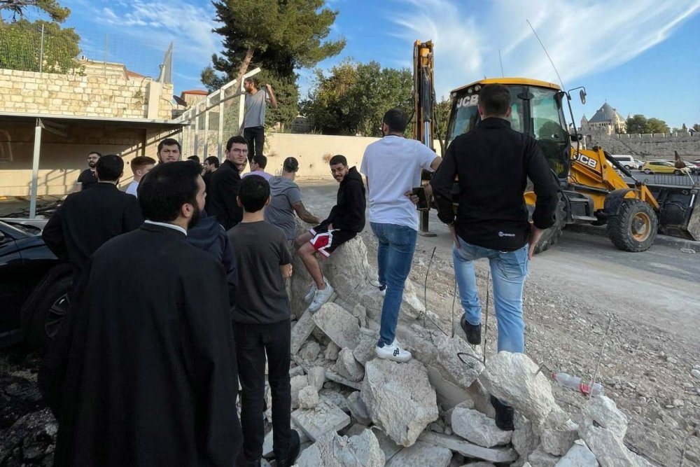The Xana Capital Ltd. bulldozers destroyed a dividing wall in the Cows’ Garden parking lot in Jerusalem’s Armenian Quarter on November 5, 2023.