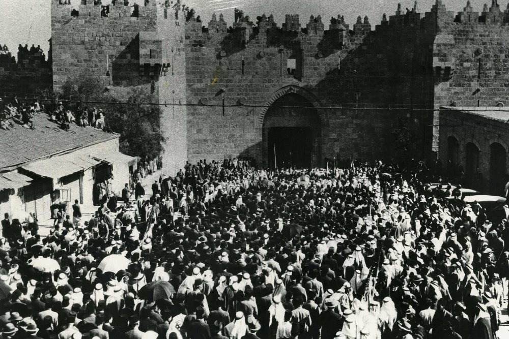 Musa Kazim’s funeral, Damascus Gate, 1934