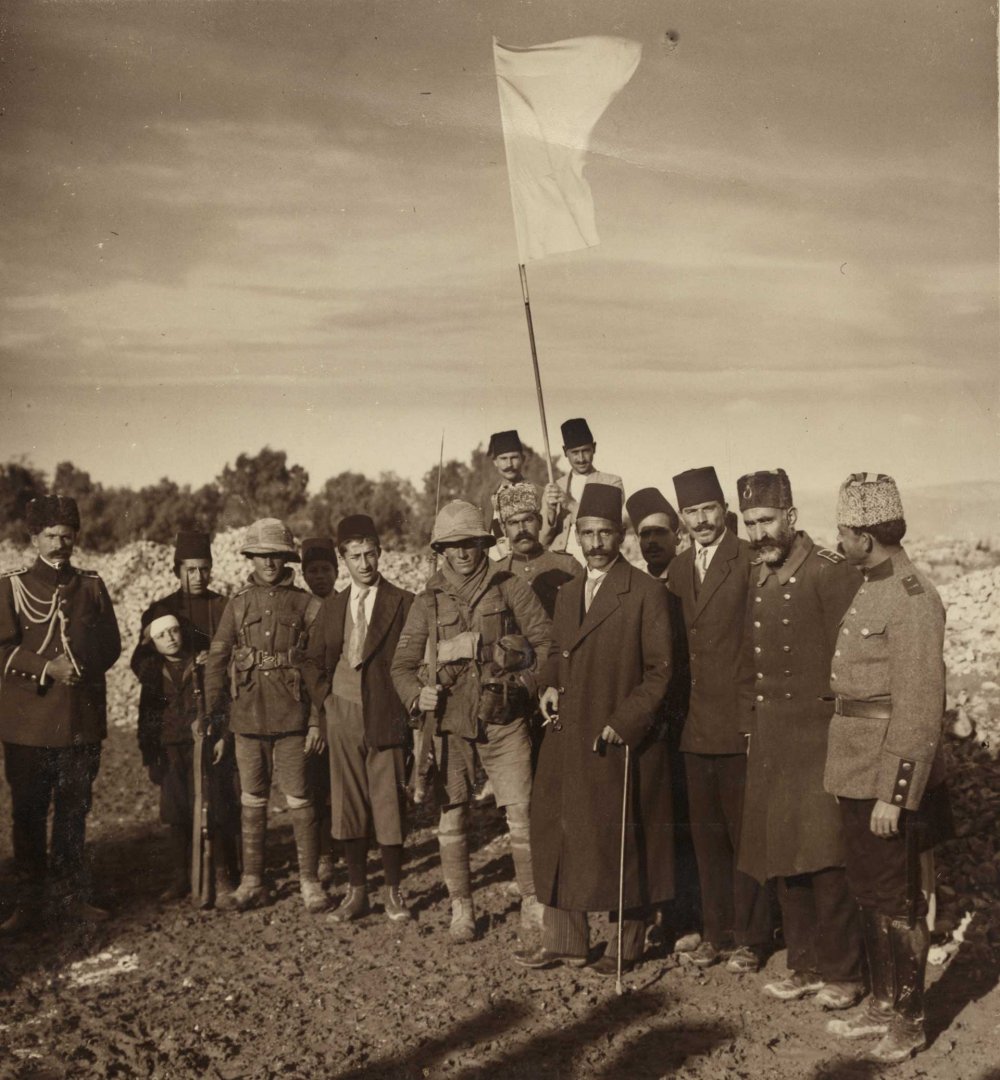 Hussein al-Husseini, Mayor of Jerusalem, surrenders the city to the British, December 9, 1917