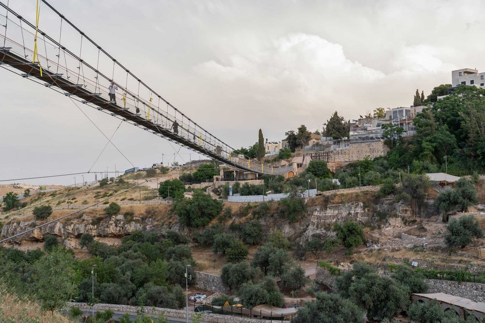 New suspension bridge completed over Wadi Rababa