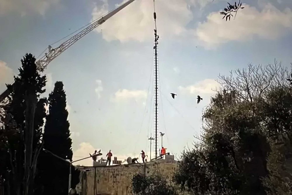 Israel has installed a tower of surveillance cameras overlooking al-Aqsa Mosque in Jerusalem just ahead of Ramadan.
