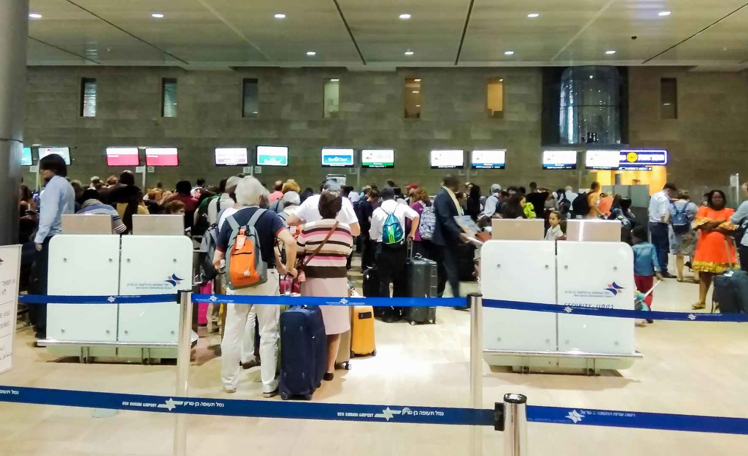 Departure line at Ben Gurion Airport