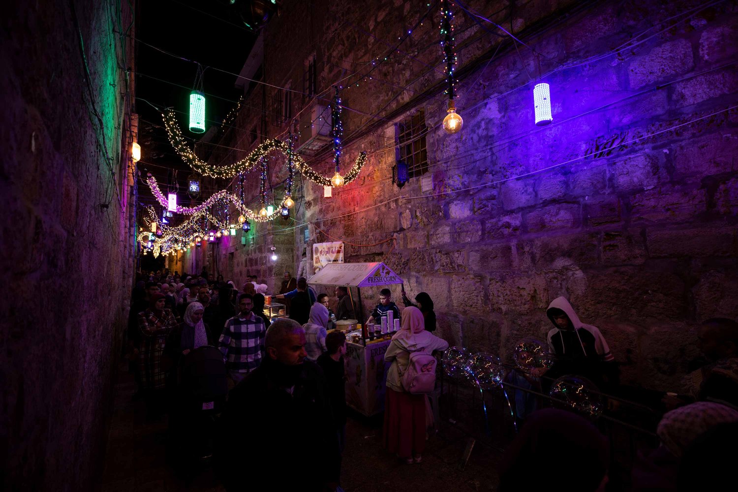 Palestinians enjoy Ramadan snacks and festivities in Jerusalem's Old City