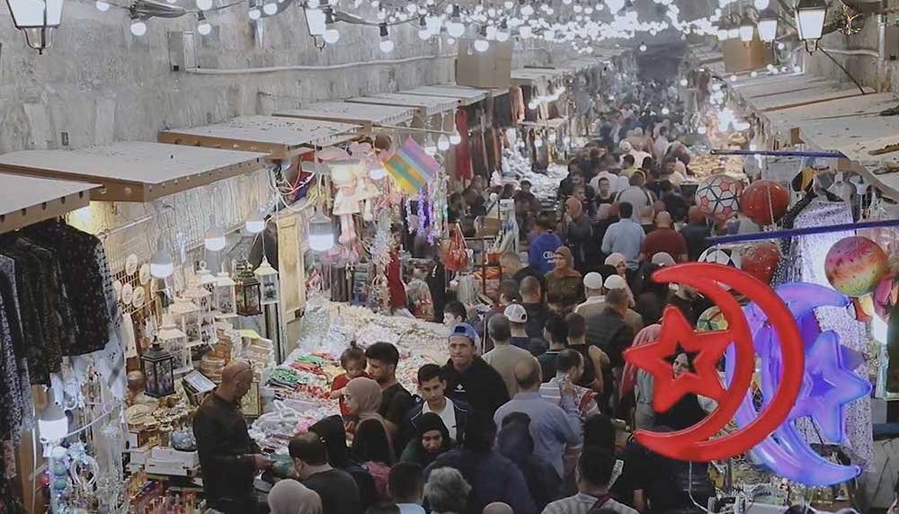 Shoppers enjoy the sights and sounds of Jerusalem's Old City during Ramadan 2022