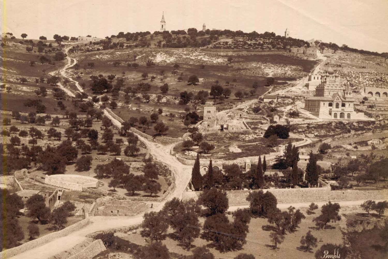 Black-and-white photo of the Mount of Olives in Jerusalem in 1870