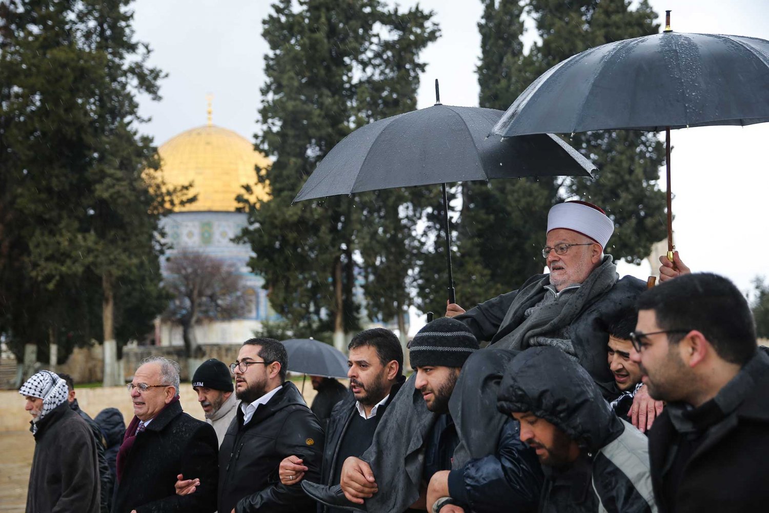 Sheikh Ekrima Sabri enters al-Aqsa Mosque complex despite an Israeli ban in 2020.
