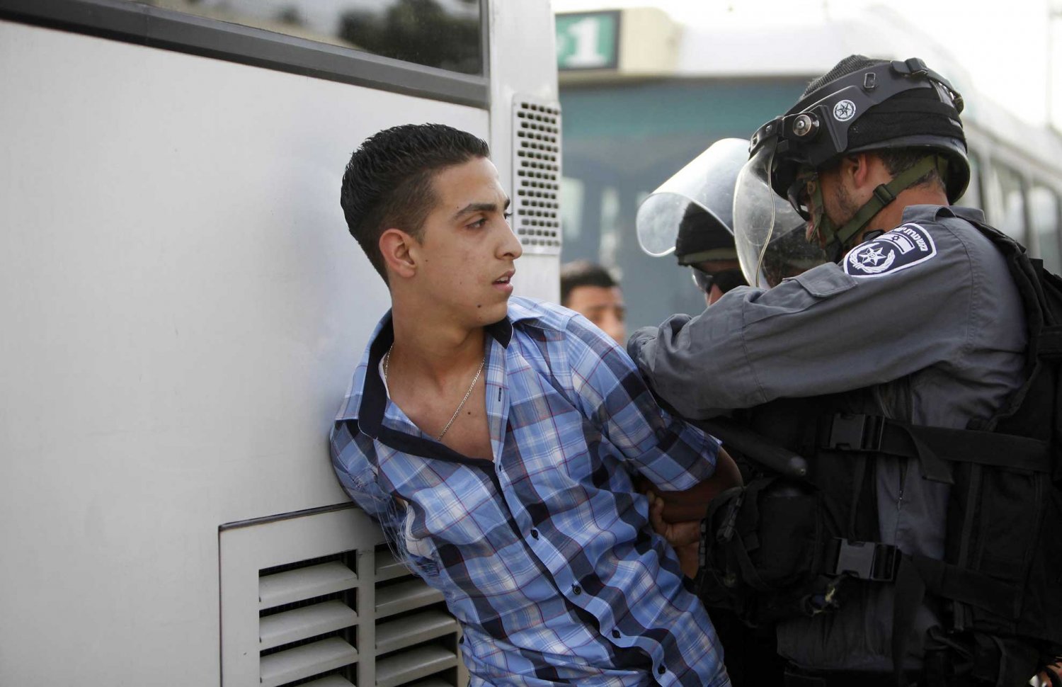 Palestinian youths and Israeli police clashed on Nablus Road in East Jerusalem,  May 8, 2013.